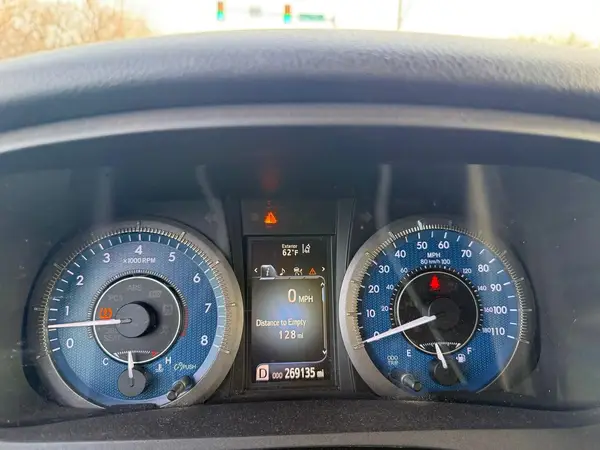 5TDKZ3DC1JS925096 2018 TOYOTA SIENNA - Image 8