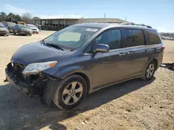 5TDKZ3DC1JS929696 2018 TOYOTA SIENNA
