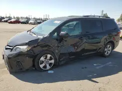 5TDKZ3DC1JS934414 2018 TOYOTA SIENNA