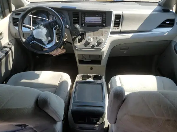 5TDKZ3DC1JS934414 2018 TOYOTA SIENNA - Image 8