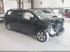 5TDKZ3DC1JS944456 2018 TOYOTA SIENNA