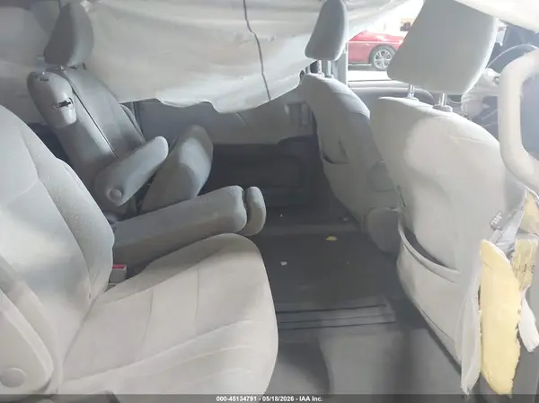 5TDKZ3DC1JS944456 2018 TOYOTA SIENNA - Image 8