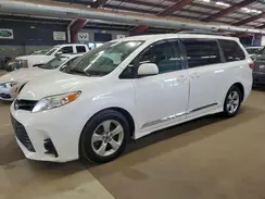 5TDKZ3DC1JS944814 2018 TOYOTA SIENNA
