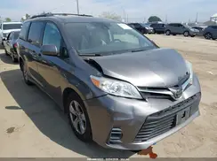 5TDKZ3DC1JS950175 2018 TOYOTA SIENNA