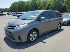 5TDKZ3DC1JS952220 2018 TOYOTA SIENNA