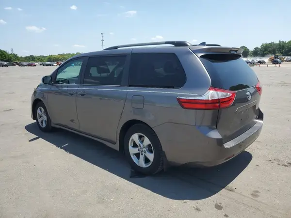 5TDKZ3DC1JS952220 2018 TOYOTA SIENNA - Image 2