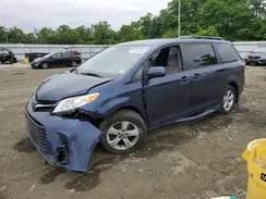 5TDKZ3DC1JS952847 2018 TOYOTA SIENNA