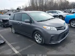 5TDKZ3DC1JS953593 2018 TOYOTA SIENNA