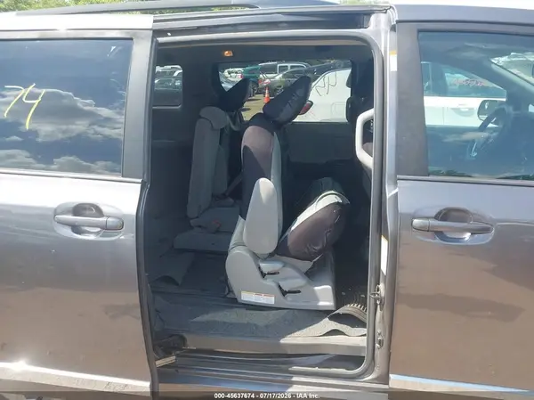 5TDKZ3DC1JS958731 2018 TOYOTA SIENNA - Image 7