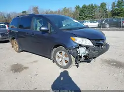 5TDKZ3DC1JS960012 2018 TOYOTA SIENNA