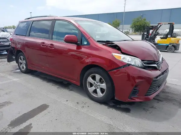 5TDKZ3DC1KS002876 2019 TOYOTA SIENNA - Image 1
