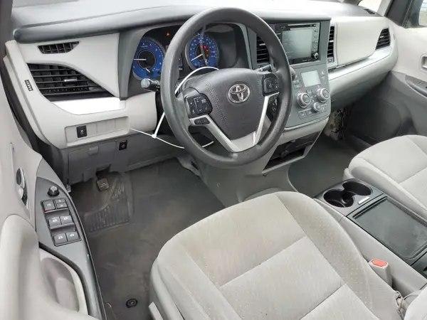 5TDKZ3DC1KS008614 2019 TOYOTA SIENNA - Image 8