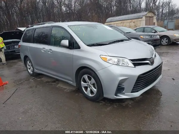 5TDKZ3DC1KS009097 2019 TOYOTA SIENNA - Image 1