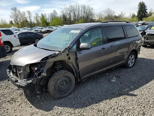 5TDKZ3DC1KS009648 2019 TOYOTA SIENNA - Image 1