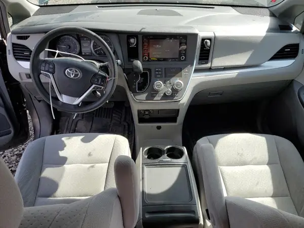 5TDKZ3DC1KS009648 2019 TOYOTA SIENNA - Image 8