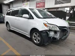 5TDKZ3DC1KS014297 2019 TOYOTA SIENNA