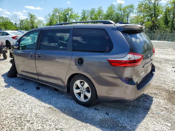5TDKZ3DC1KS016423 2019 TOYOTA SIENNA - Image 2