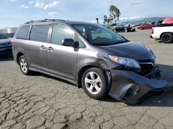 2019 TOYOTA SIENNA COPART lot 48804715 auction photo 4