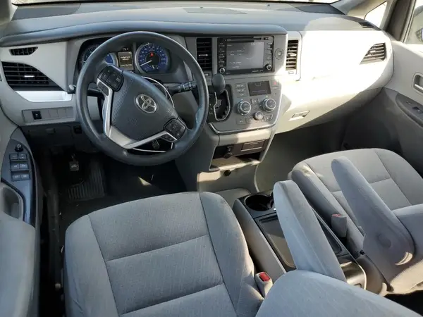 5TDKZ3DC1KS020293 2019 TOYOTA SIENNA - Image 8