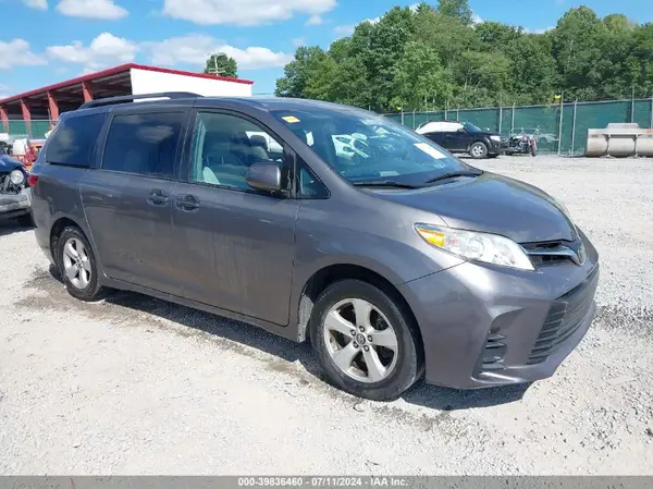 5TDKZ3DC1KS967883 2019 TOYOTA SIENNA - Image 1
