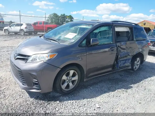 5TDKZ3DC1KS967883 2019 TOYOTA SIENNA - Image 2