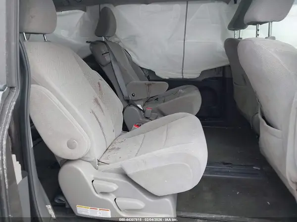 5TDKZ3DC1KS977846 2019 TOYOTA SIENNA - Image 8