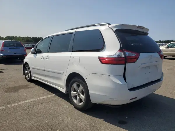 5TDKZ3DC1KS983095 2019 TOYOTA SIENNA - Image 2