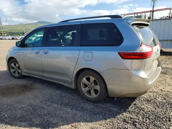 5TDKZ3DC1KS983534 2019 TOYOTA SIENNA - Image 2