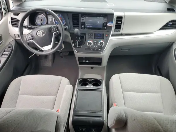 5TDKZ3DC1KS990709 2019 TOYOTA SIENNA - Image 8