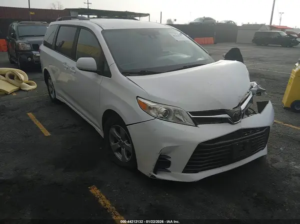 5TDKZ3DC1KS991889 2019 TOYOTA SIENNA - Image 1