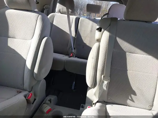 5TDKZ3DC1KS999135 2019 TOYOTA SIENNA - Image 8