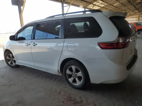 5TDKZ3DC1LS027892 2020 TOYOTA SIENNA - Image 2