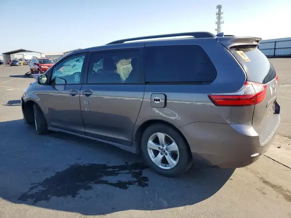 5TDKZ3DC1LS041369 2020 TOYOTA SIENNA - Image 2