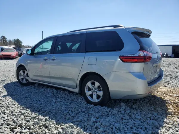5TDKZ3DC1LS046975 2020 TOYOTA SIENNA - Image 2