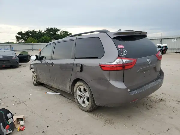 5TDKZ3DC1LS050976 2020 TOYOTA SIENNA - Image 2