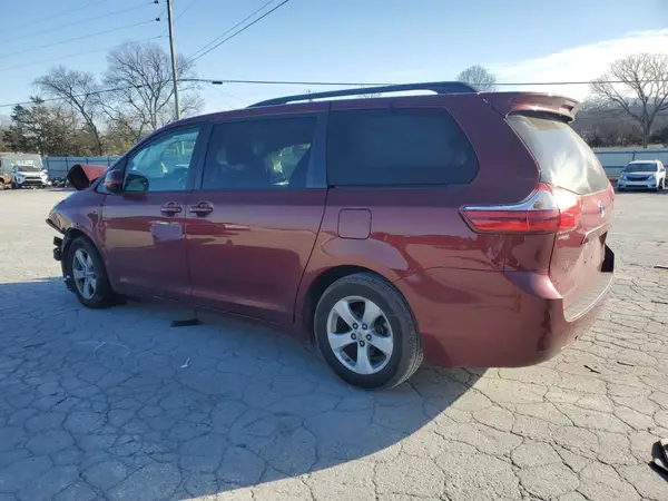 5TDKZ3DC2HS777891 2017 TOYOTA SIENNA - Image 2