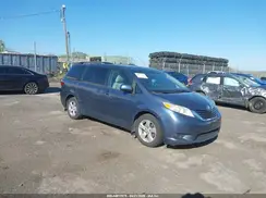 5TDKZ3DC2HS780726 2017 TOYOTA SIENNA