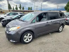 5TDKZ3DC2HS784999 2017 TOYOTA SIENNA