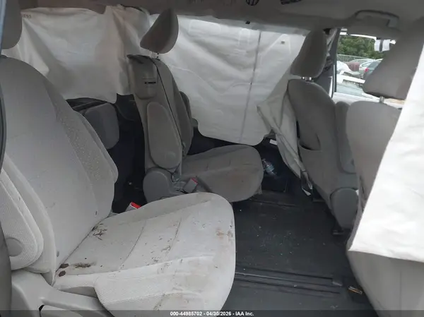 5TDKZ3DC2HS792309 2017 TOYOTA SIENNA - Image 8
