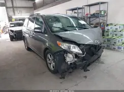 5TDKZ3DC2HS802384 2017 TOYOTA SIENNA