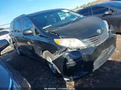 5TDKZ3DC2HS806127 2017 TOYOTA SIENNA