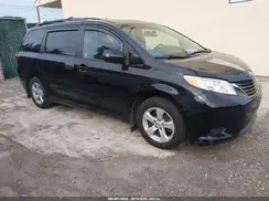 5TDKZ3DC2HS819346 2017 TOYOTA SIENNA