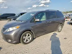 5TDKZ3DC2HS822716 2017 TOYOTA SIENNA