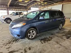 5TDKZ3DC2HS830931 2017 TOYOTA SIENNA