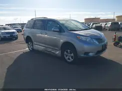 5TDKZ3DC2HS834137 2017 TOYOTA SIENNA