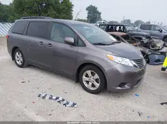 5TDKZ3DC2HS836017 2017 TOYOTA SIENNA