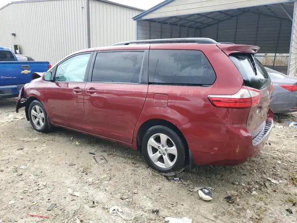5TDKZ3DC2HS851410 2017 TOYOTA SIENNA - Image 2
