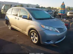 5TDKZ3DC2HS856414 2017 TOYOTA SIENNA