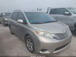5TDKZ3DC2HS860656 2017 TOYOTA SIENNA