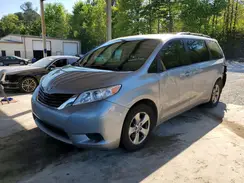 5TDKZ3DC2HS887453 2017 TOYOTA SIENNA
